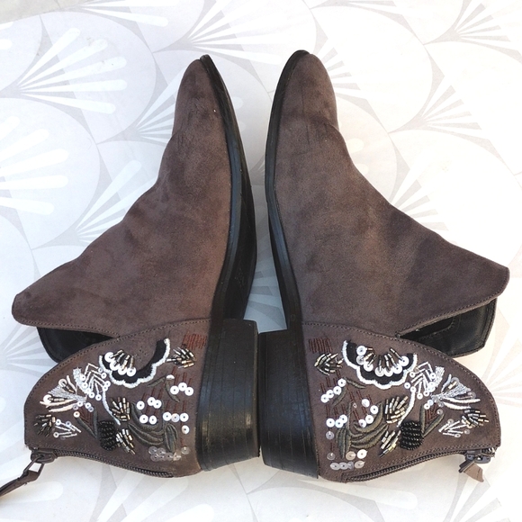 Kenneth Cole Loop Knot Ankle Boot - Picture 5 of 8